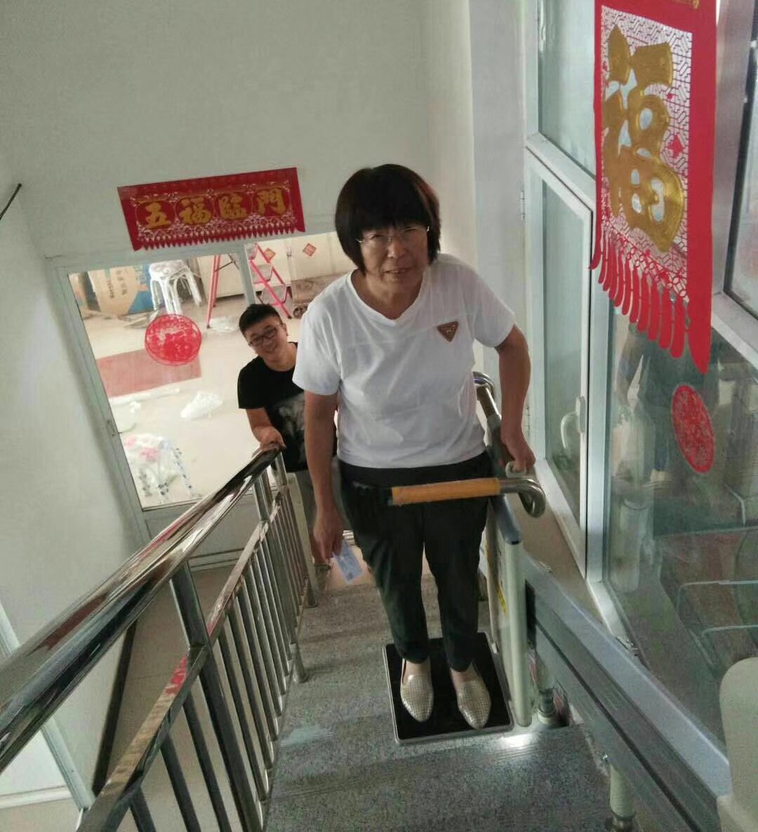 分段式斜掛升降平臺(tái)